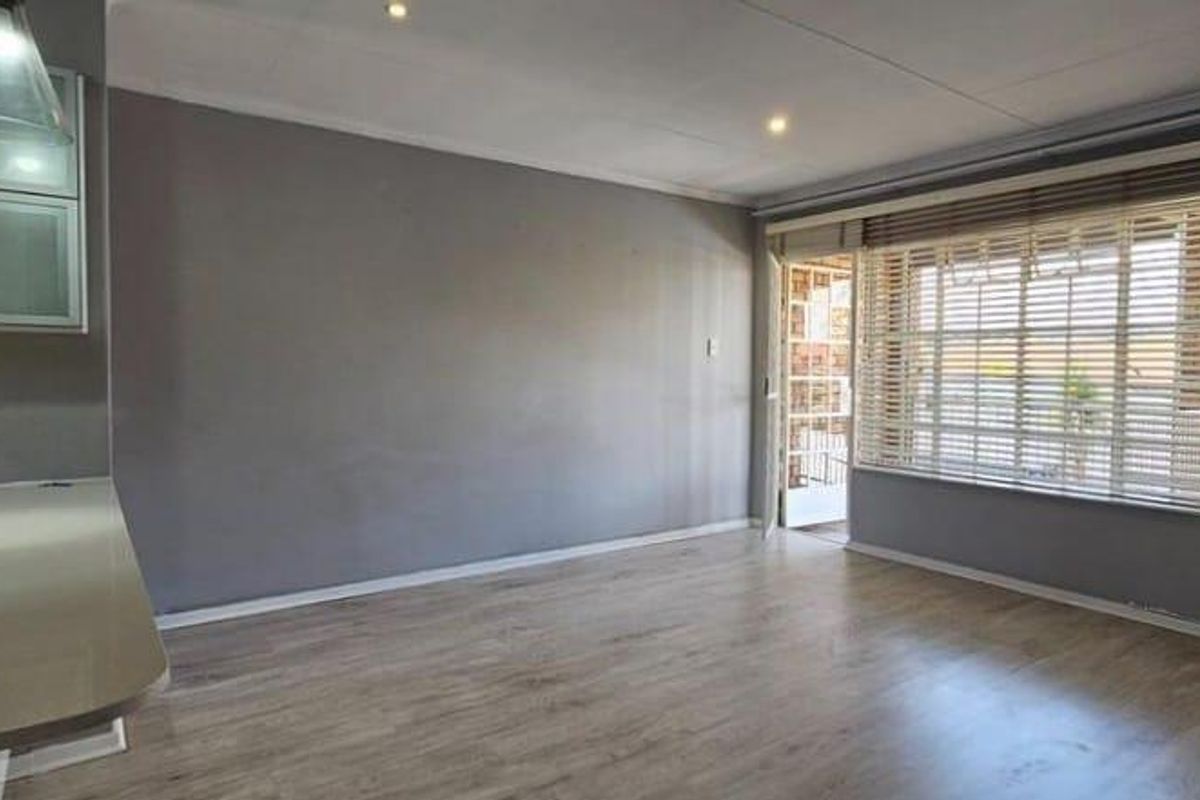 2 Bedroom Townhouse for Sale in New Redruth - Photo 3