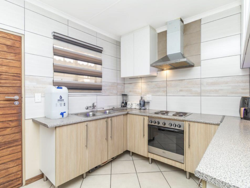 Modern 3 Bedrooms and 2 bathrooms townhouse - Photo 10