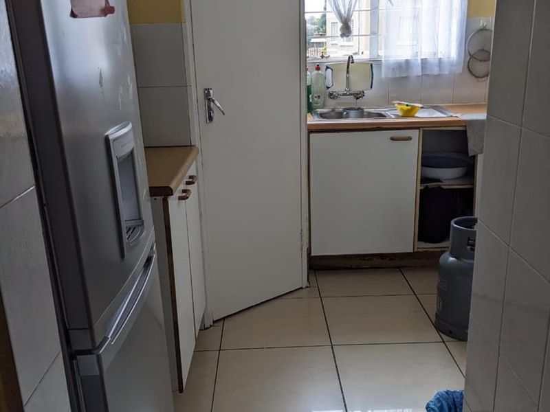 Cute Primrose Townhouse: Secure, Solar-Powered Living Perfect for First-Time Buyers! - Photo 6