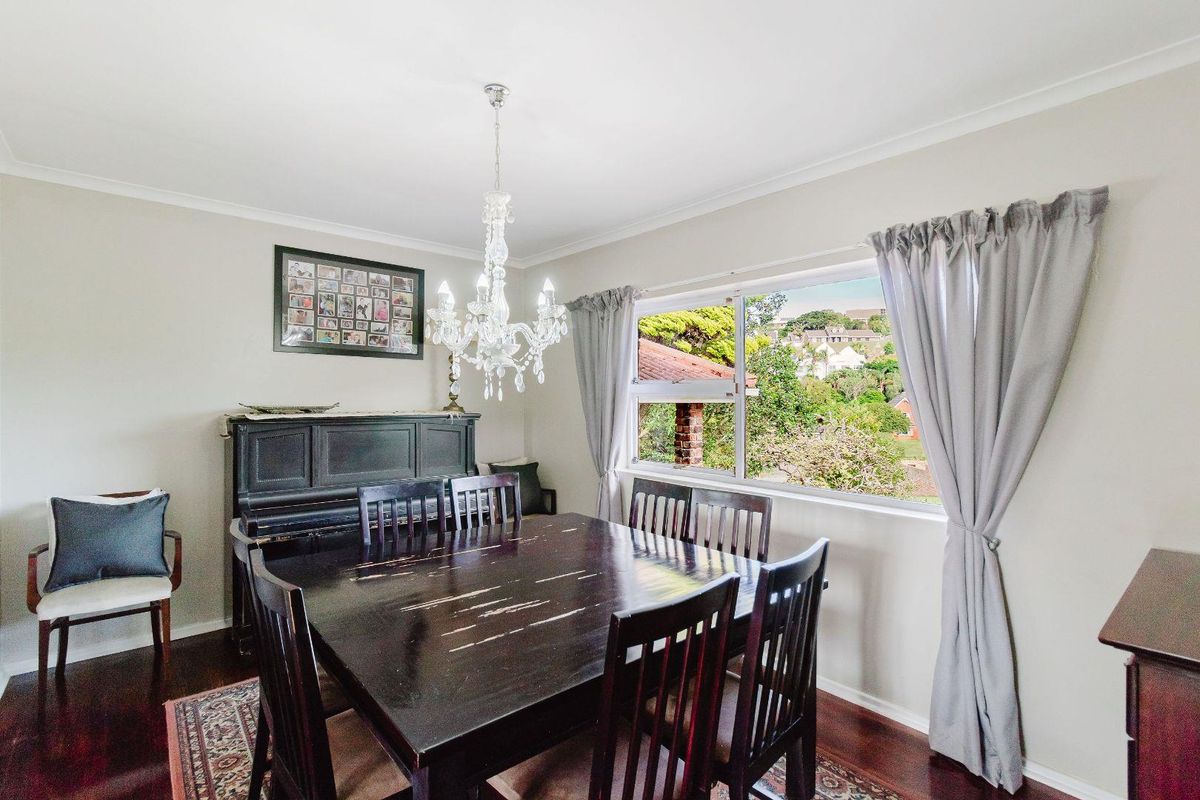 Where Timeless Family Living Meets Uninterrupted Views - Photo 4