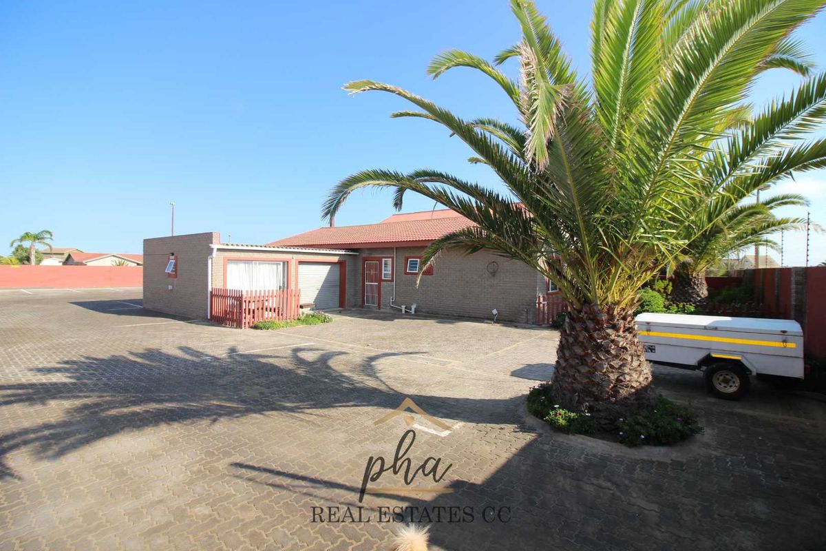 Guesthouse for sale - Swakopmund (Extension 9) - Photo 2
