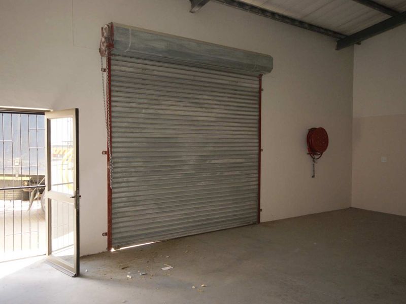 Warehouse in secure Complex - Photo 2