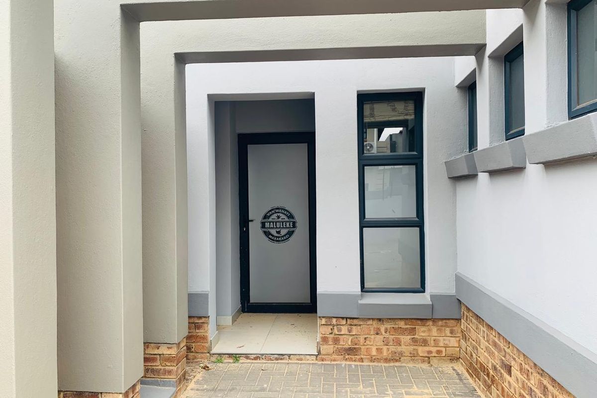 Space, Style & Serenity - Photo 3