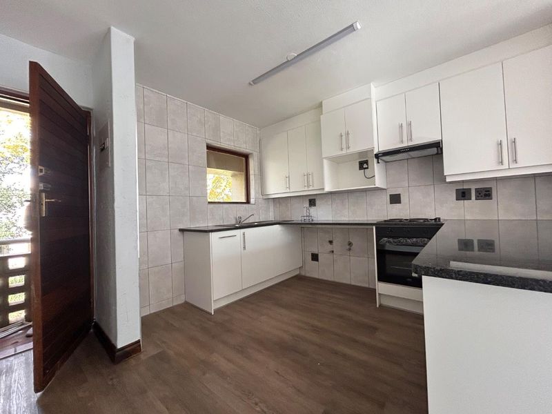 Beautifully Renovated 1-Bedroom Sectional Title Unit for Sale – New Market Park, Alberton - Photo 2