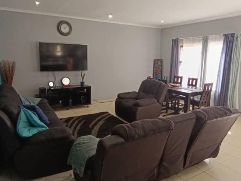 3 Bedrooms House for sale in Narraville, Walvis Bay - Photo 4