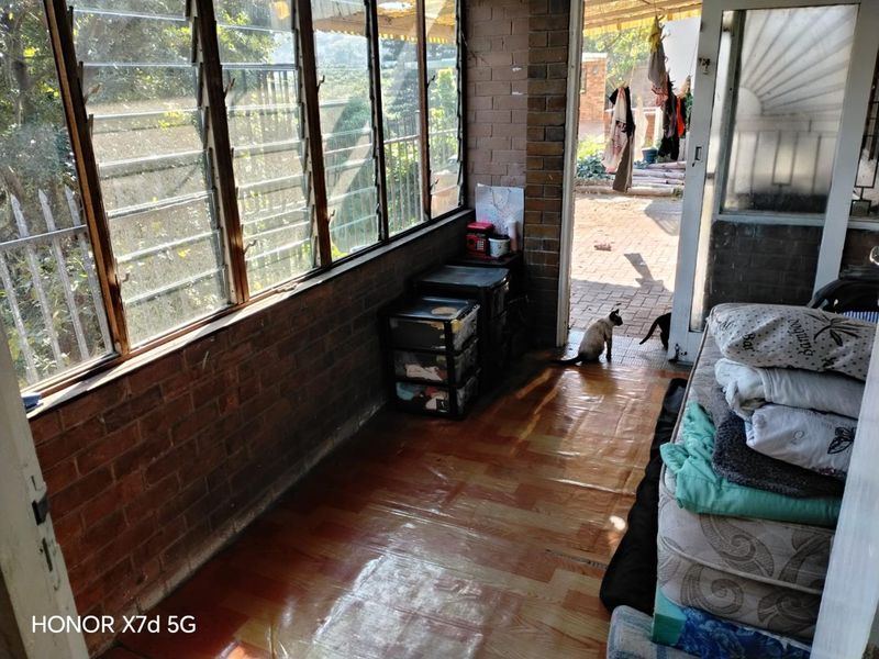 3- bedroom house with large garden. - Photo 4