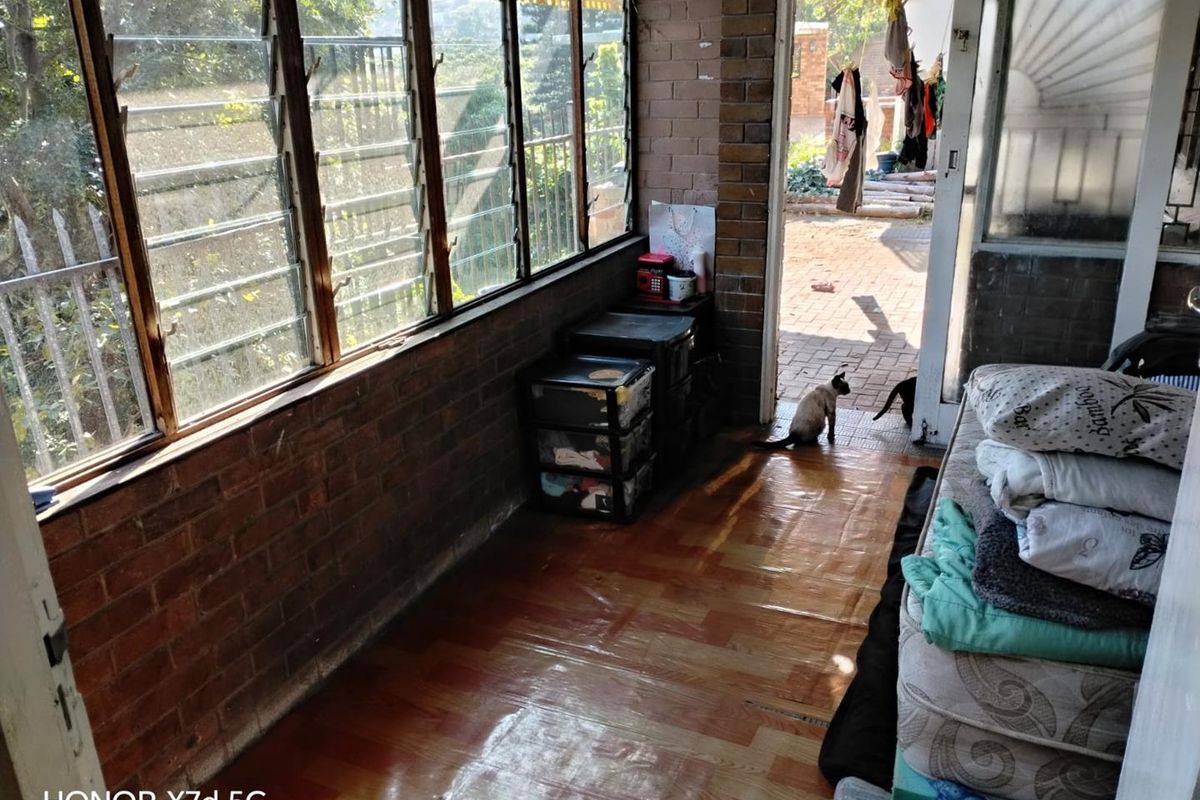 3- bedroom house with large garden. - Photo 4