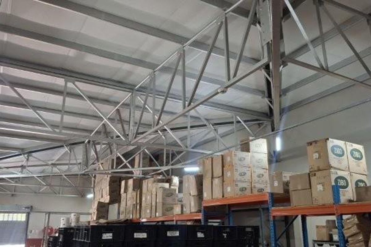 Southern Industrial Warehouse to let - Photo 3