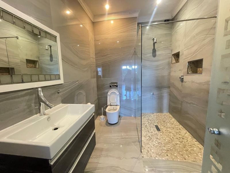 Modern 4-Bedroom Apartment for Rent in Musgrave - Photo 9
