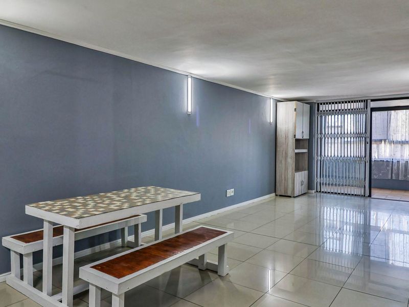 LESS IS MORE - Photo 7