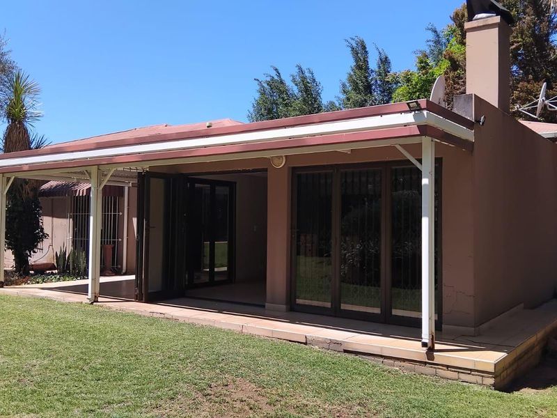 HOME AND GUEST HOUSE - Photo 8