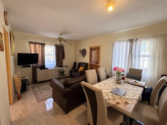 Property #2488958, House For Sale in Rocky Crest