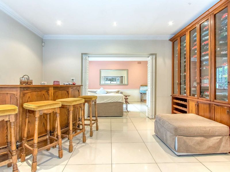 3 Bedroom Family Home with a Garden Cottage - Photo 5