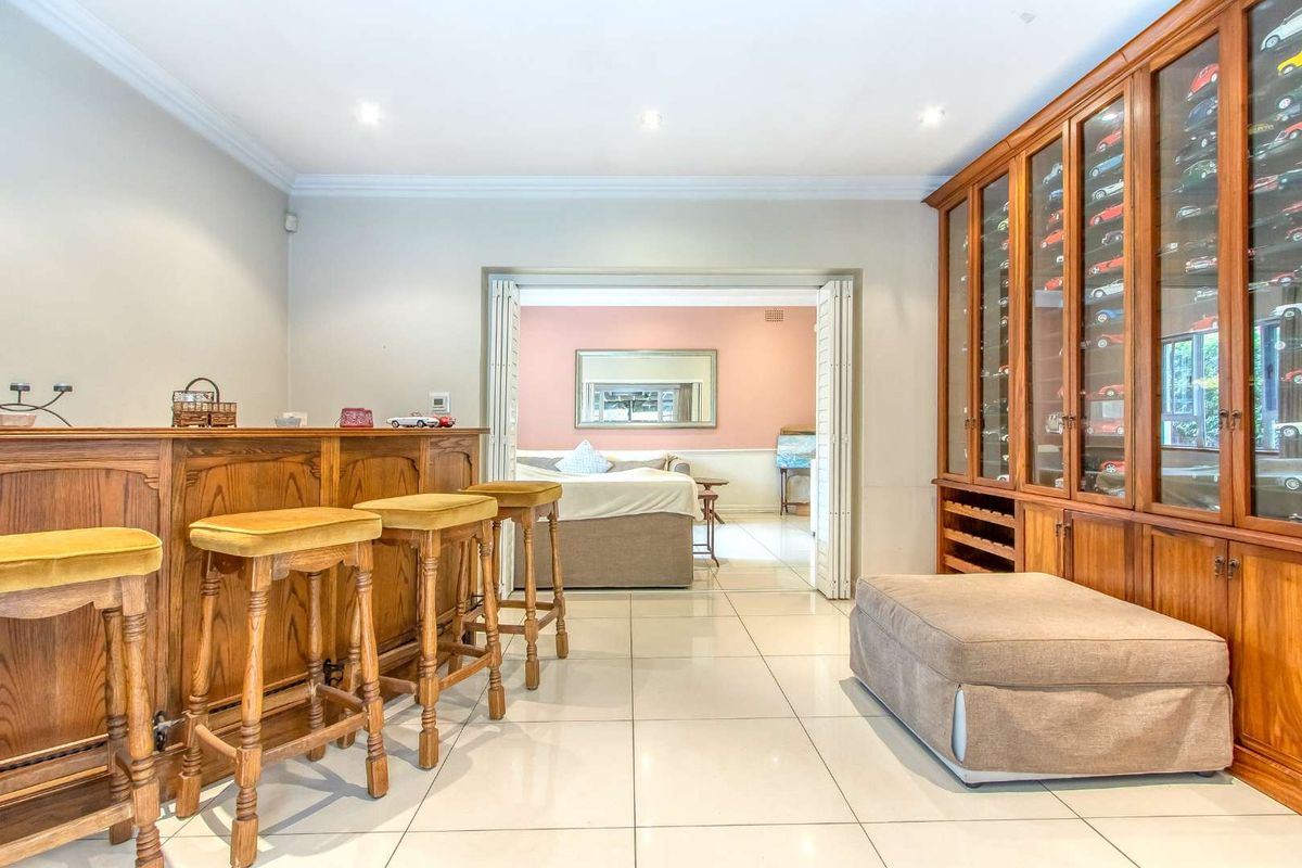 3 Bedroom Family Home with a Garden Cottage - Photo 5