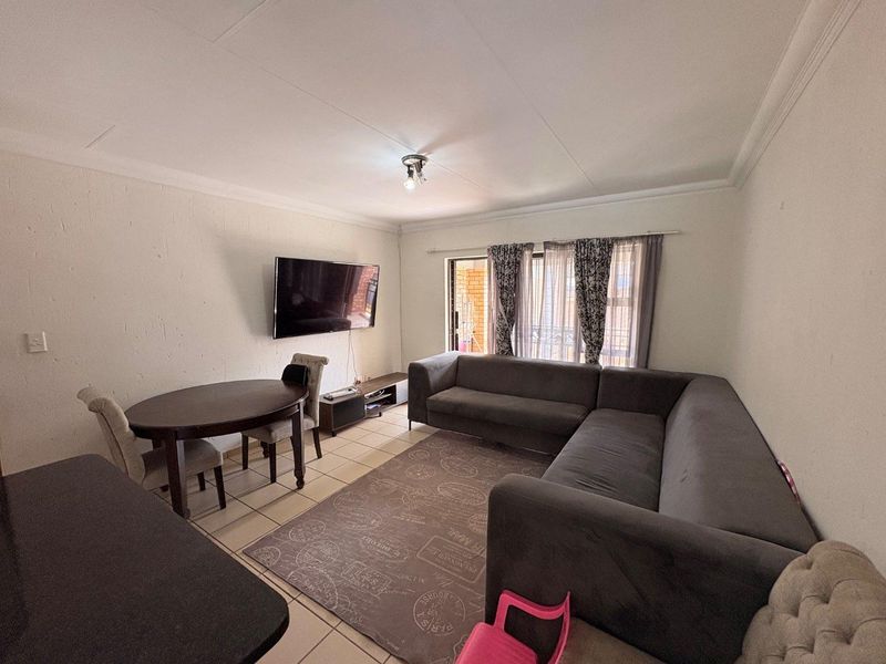 2 Bedroom Family Apartment - Photo 2