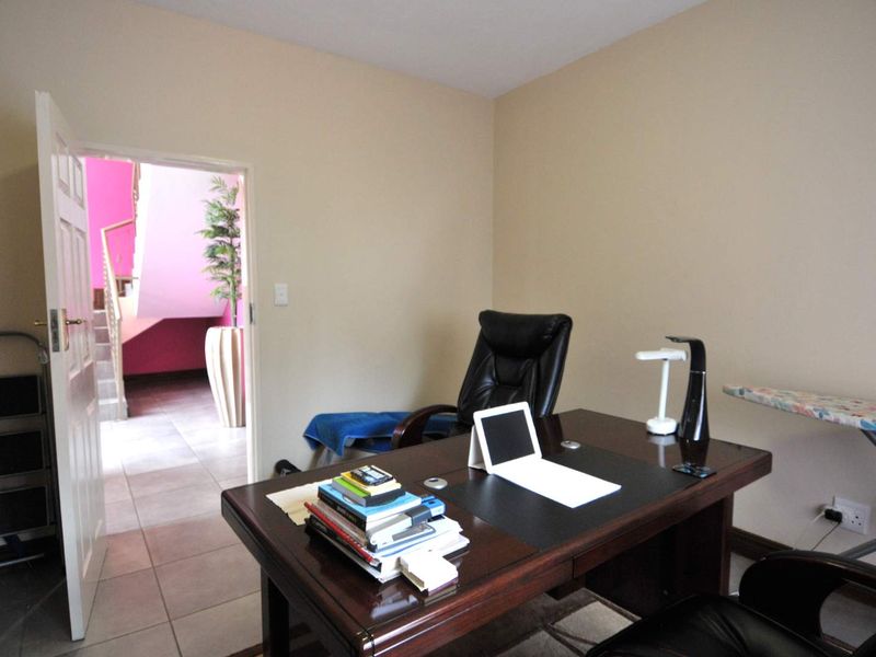 A Prime Rental in Willow Acres Estate - Photo 7