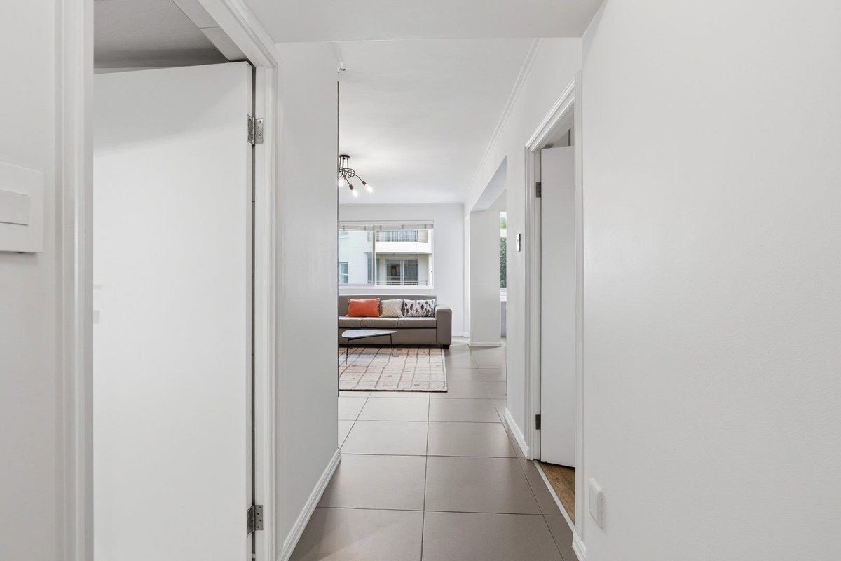 Prime location on Beach Road in Mouille Point - Photo 5