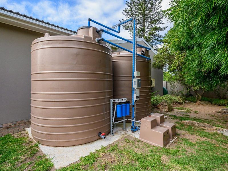 EXECUTIVE HOME FOR SALE IN BEVERLEY GROVE - Photo 8