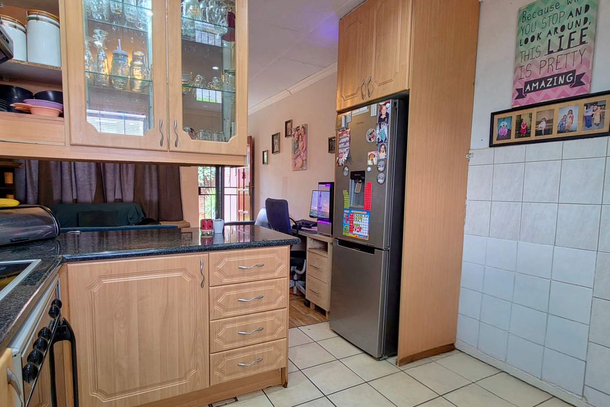 2 Bedroom Townhouse in Meyersdal - Photo 5