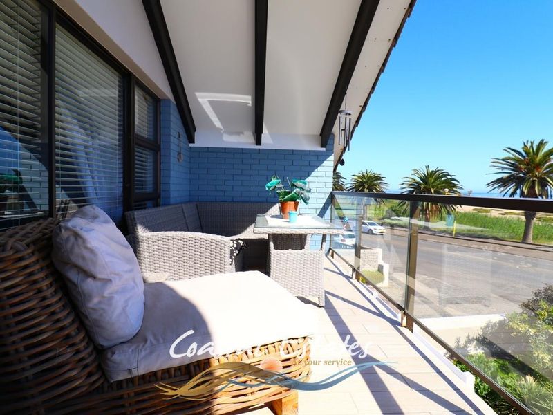 Your Dream Seafront Home Awaits You - Photo 2