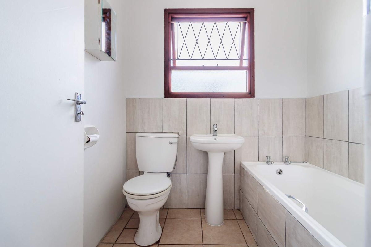 2-Bedroom Home - Sherwood, Port Elizabeth - Photo 5