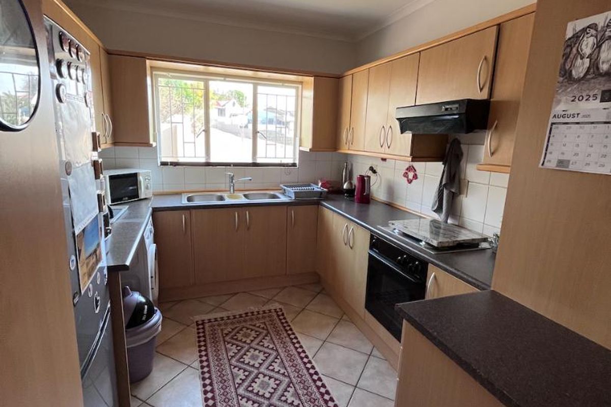 FOR RENT - TOWNHOUSE IN SAFE COMPLEX - LARGER GARDEN - Photo 4