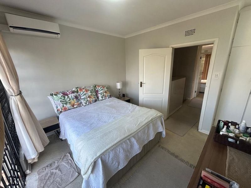 Charming Older-Style Home with Partial Sea Views in Umhlanga - Photo 9