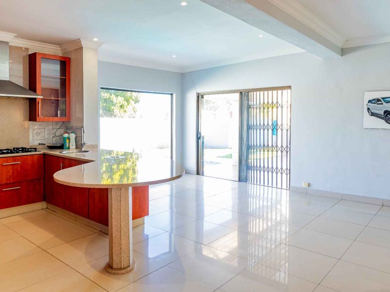 Well Priced and Well Located, - Photo 10