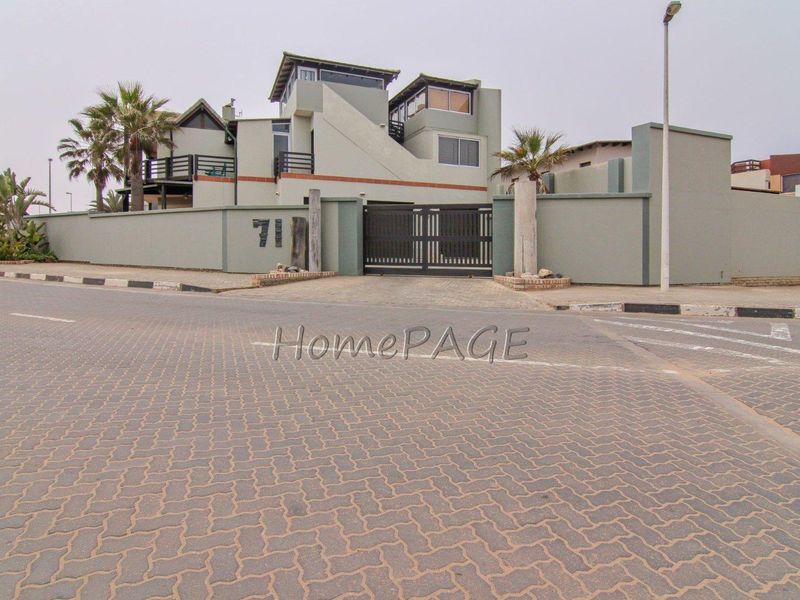 Waterfront, Swakopmund:  Well Located Luxurious Home is for Sale - Photo 2