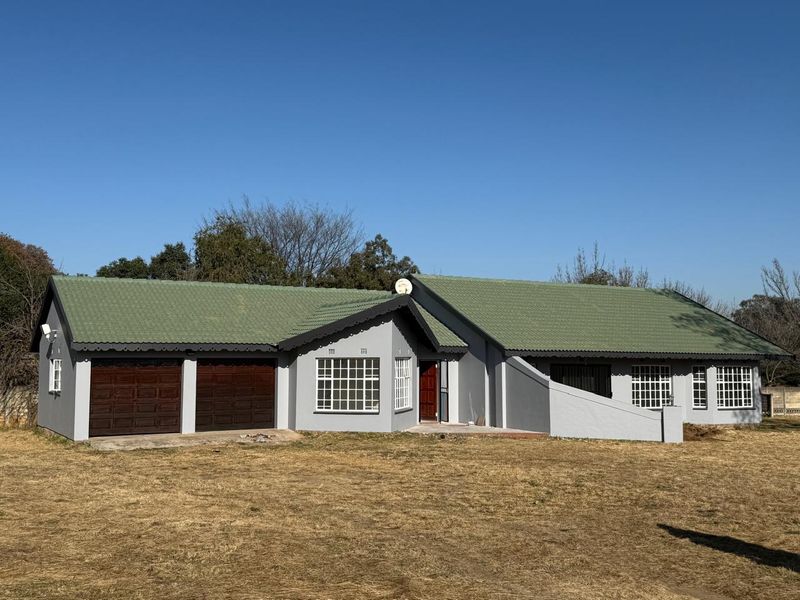 Spacious 4-Bedroom Family Home to rent in tranquil Rynfield AH - Photo 1