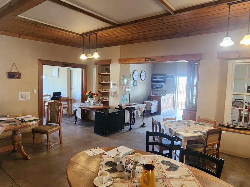 WELL LOCATED INCOME GENERATING PROPERTY - Photo 7