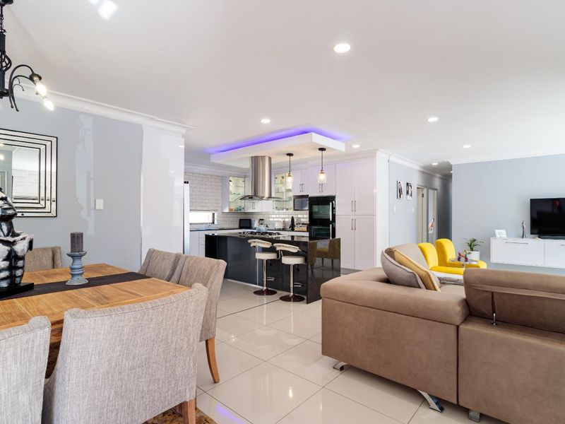 Elegant 3-Bedroom Home with Modern Finishes & Exceptional Features to Rent - Photo 4