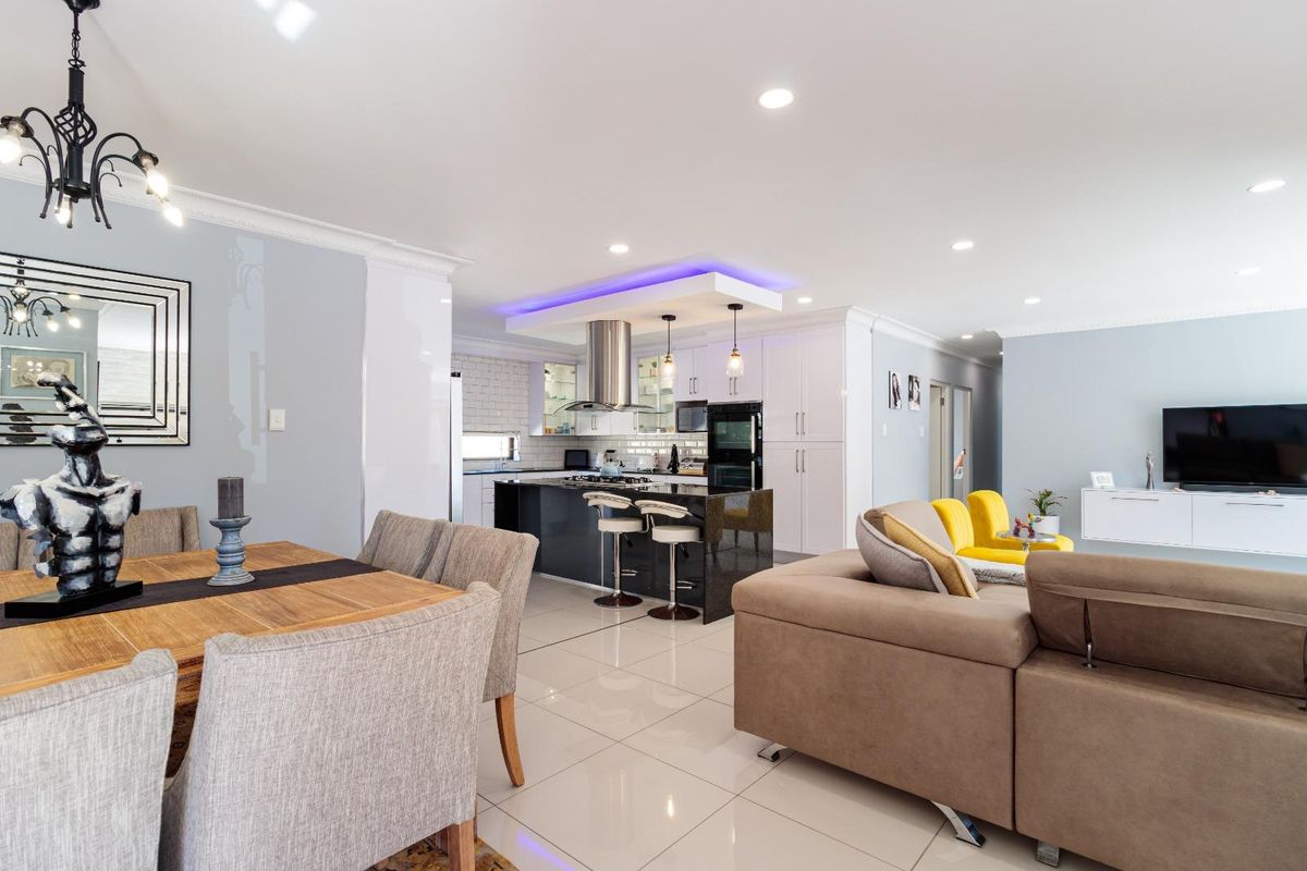 Elegant 3-Bedroom Home with Modern Finishes & Exceptional Features to Rent - Photo 4