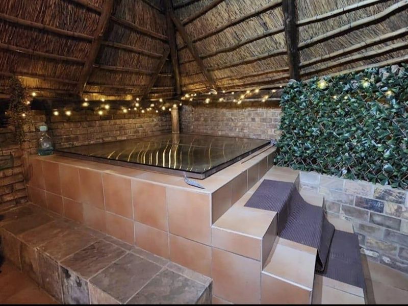 Beautiful Klinker Brick Home with a stunning garden. - Photo 6