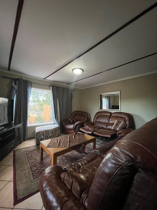 Property #2557228, House For Sale in Pioniers Park
