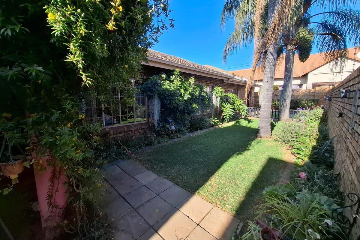 Where Warmth Meets Effortless Living in Old Aerorand - Excellent investment opportunity - Photo 5