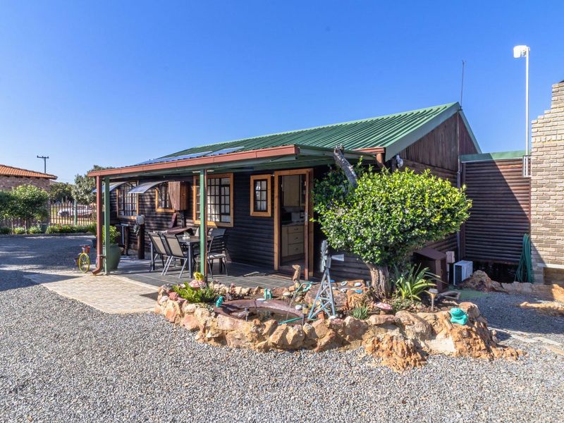 Elegant 3 Bedroom Home with Uninterrupted Vaal River Views - Photo 4