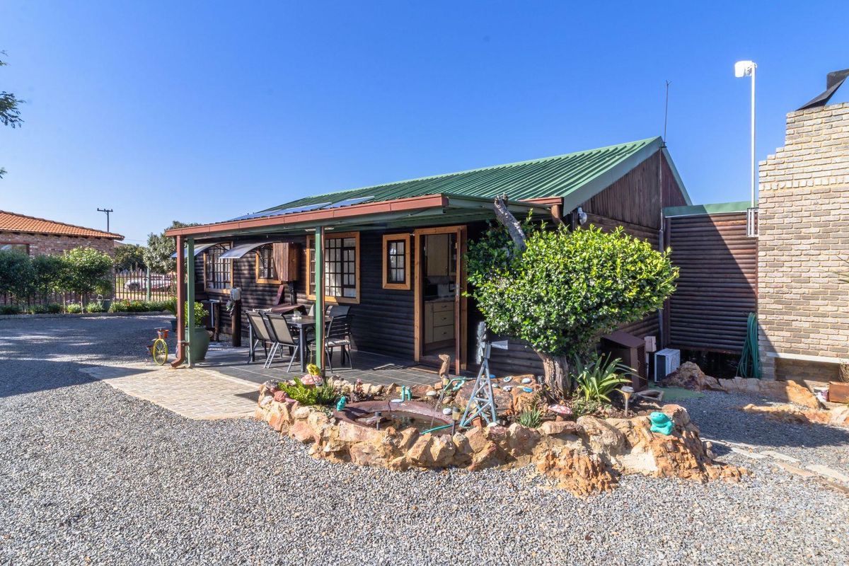 Elegant 3 Bedroom Home with Uninterrupted Vaal River Views - Photo 4