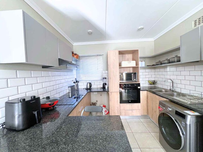 Three Bedroom home in Capital View Estate - Photo 8