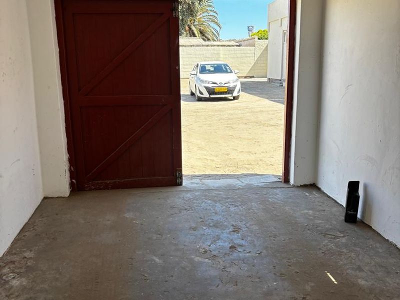 1Beroom flat with garage - Photo 3