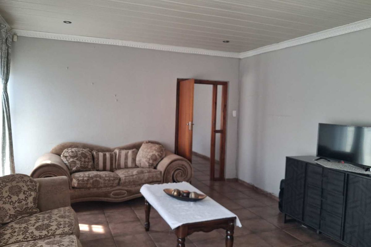3 Bedroom House For Sale in Vanderbijlpark CE3 - Photo 5