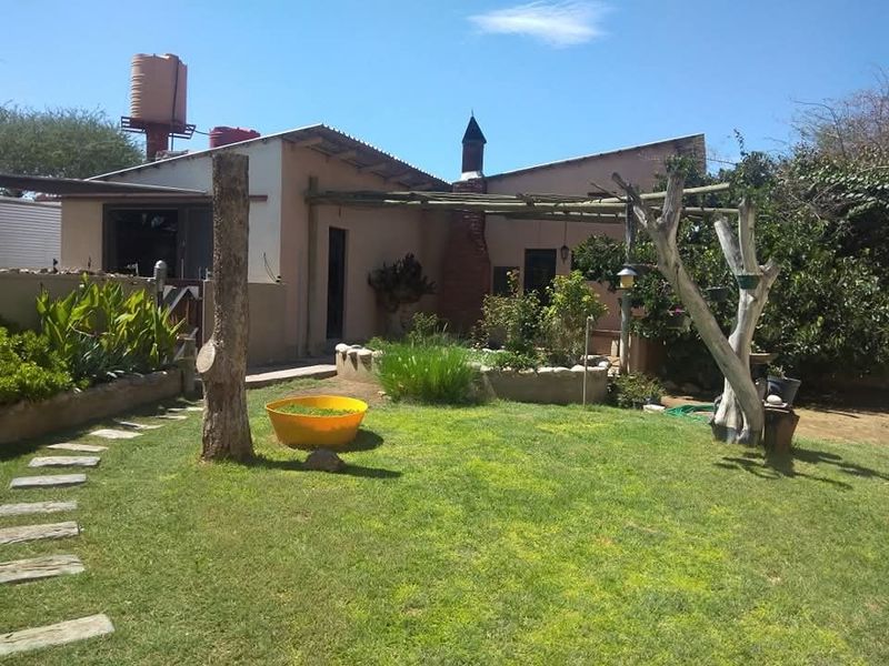 This beautiful smallholding is situated about 10km North of Okahandja on the Hochveld Road. This property truly does have it all, and then some...... - Photo 3