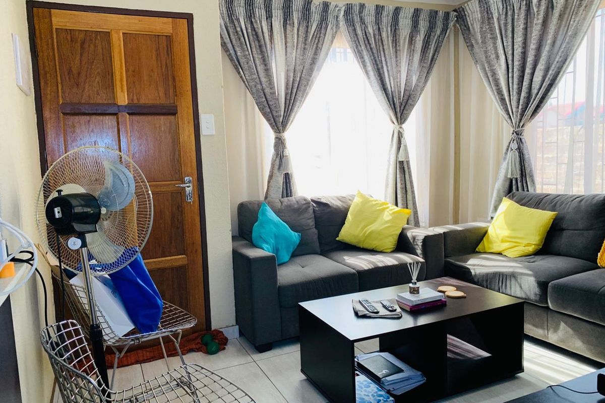 Charming 3-Bedroom Home Near Soshanguve Crossing Mall! - Photo 3
