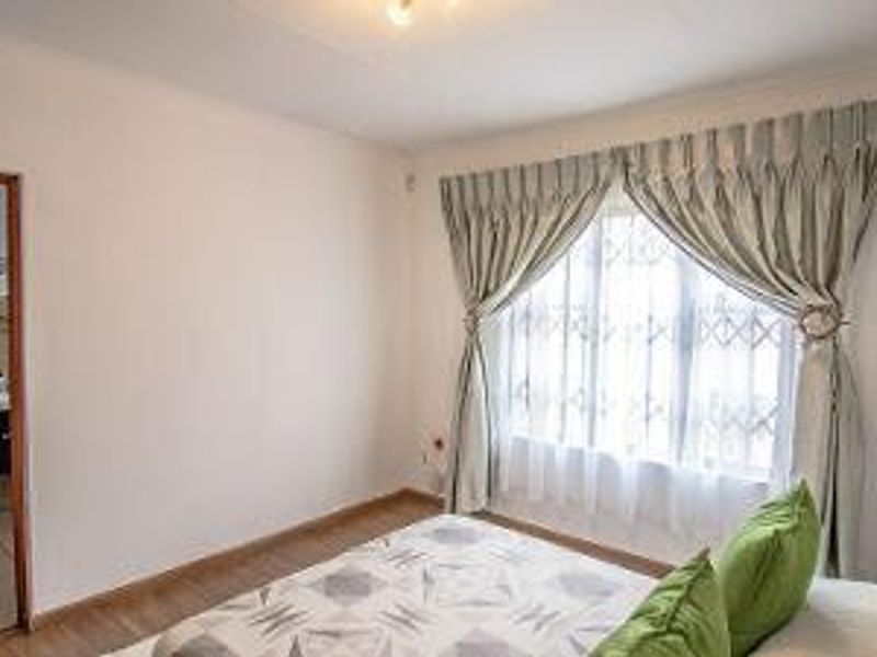 3 Bed House for Sale - Photo 7