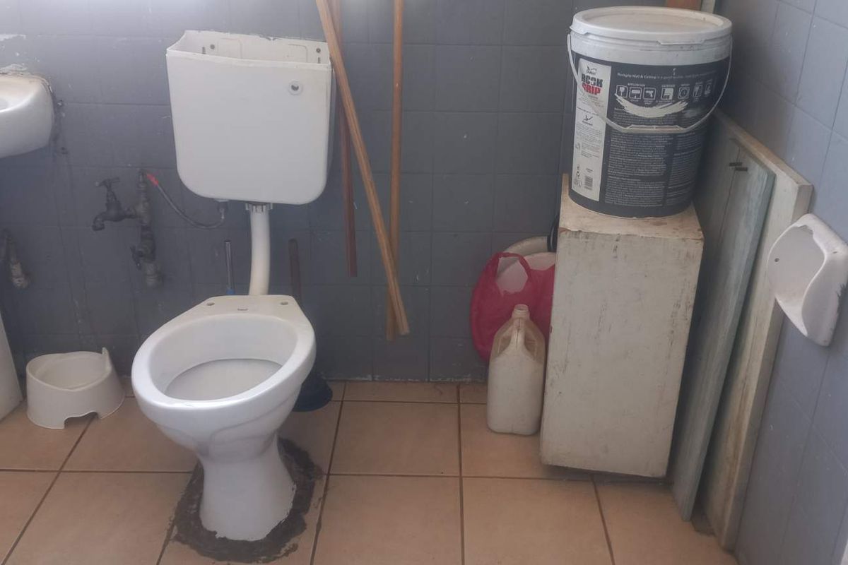 AN INCOME GENERATING FLAT - Photo 3