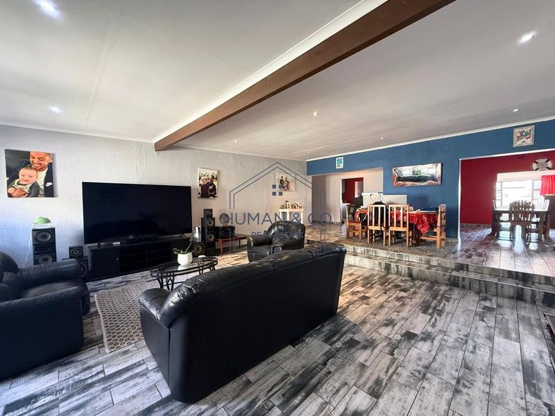 FOR SALE | PRIME CENTRAL PROPERTY WITH OFFICE POTENTIAL - Photo 2