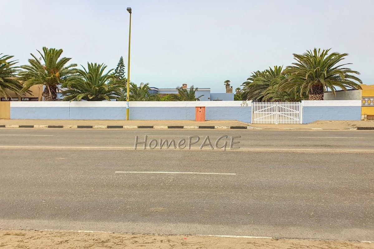 Henties Bay Proper:  5 Bedroom FARMSTYLE HOME is for Sale - Photo 2