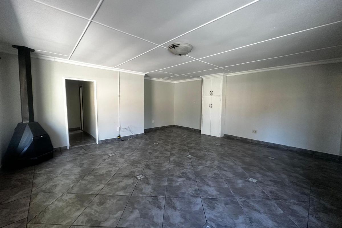 Spacious Double-Storey Duet with Endless Potential! - Photo 4