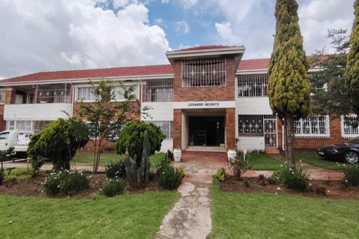 2 Bedroom Apartment for Sale in Kenilworth Johannesburg - Photo 2