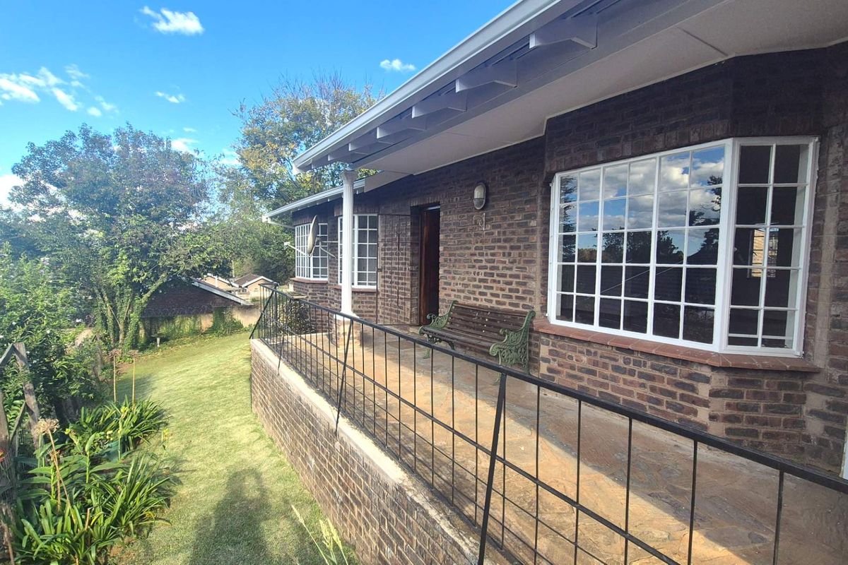 Facebrick Townhouse in Howick North With Room to Add Value - Photo 4